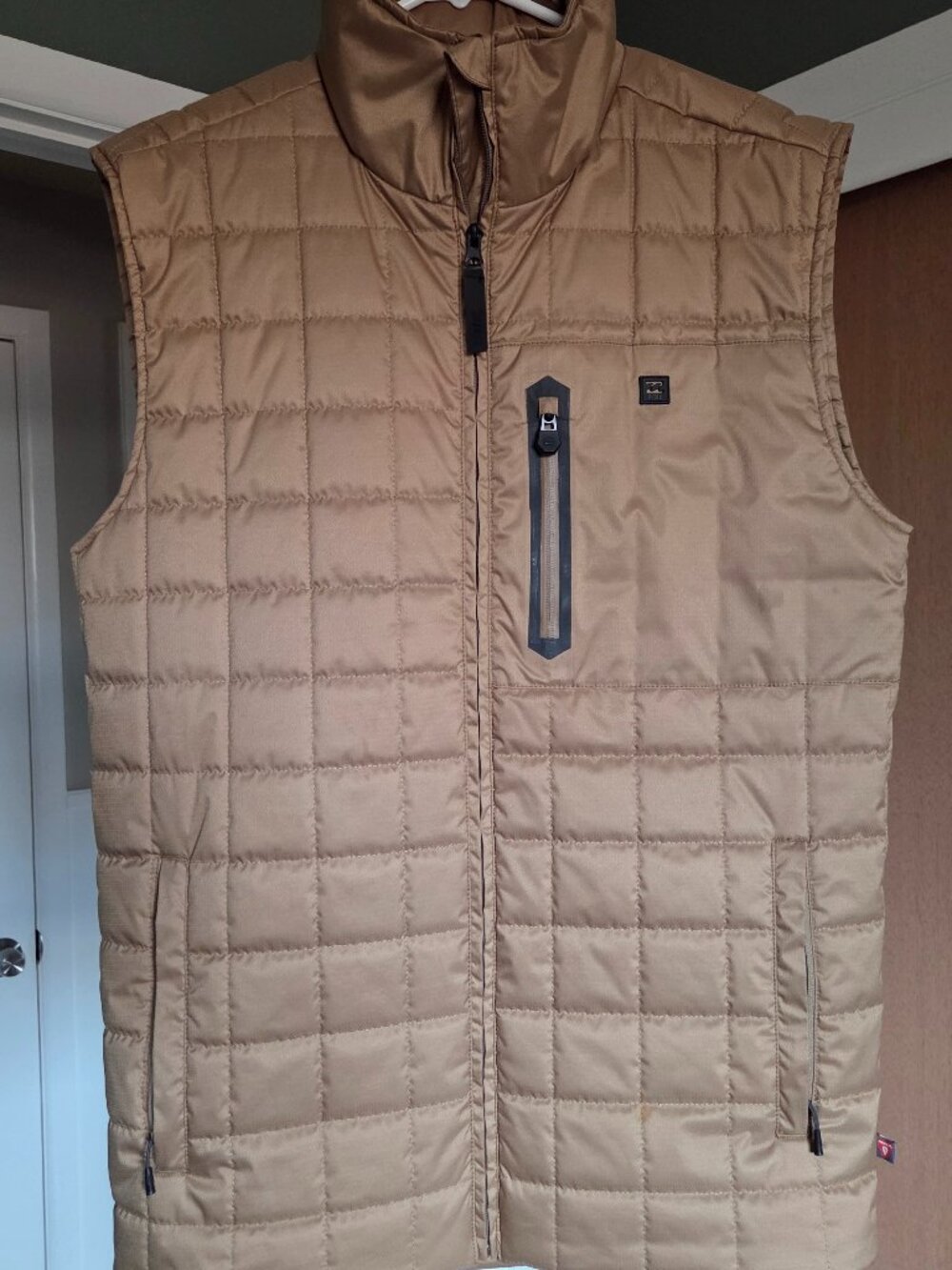 Billbong A/DIV Quilted Insulated Vest - LARGE